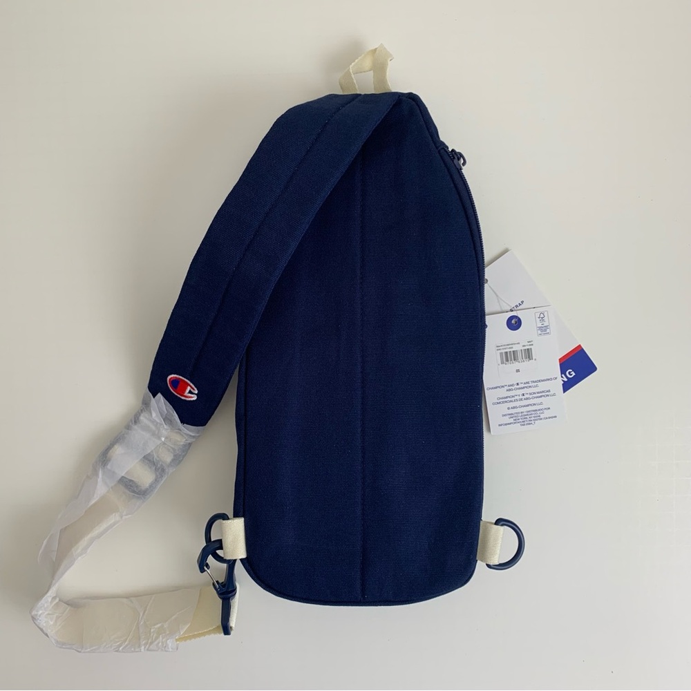 Champion Sling Bag Crossbody Backpack NWT Unisex Navy Blue - Picture 6 of 14